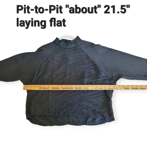 Eve Gravel black textured high-neck black jacquard hi-low batwing blouse size M - Picture 9 of 11